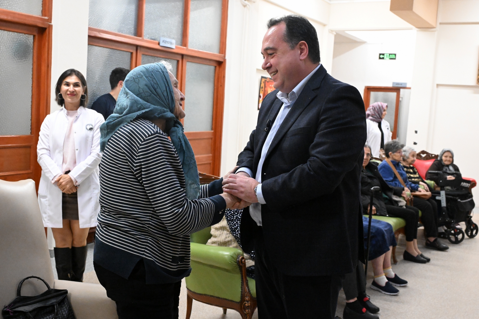 Başkan Dutlulu’dan huzurevlerine ziyaret