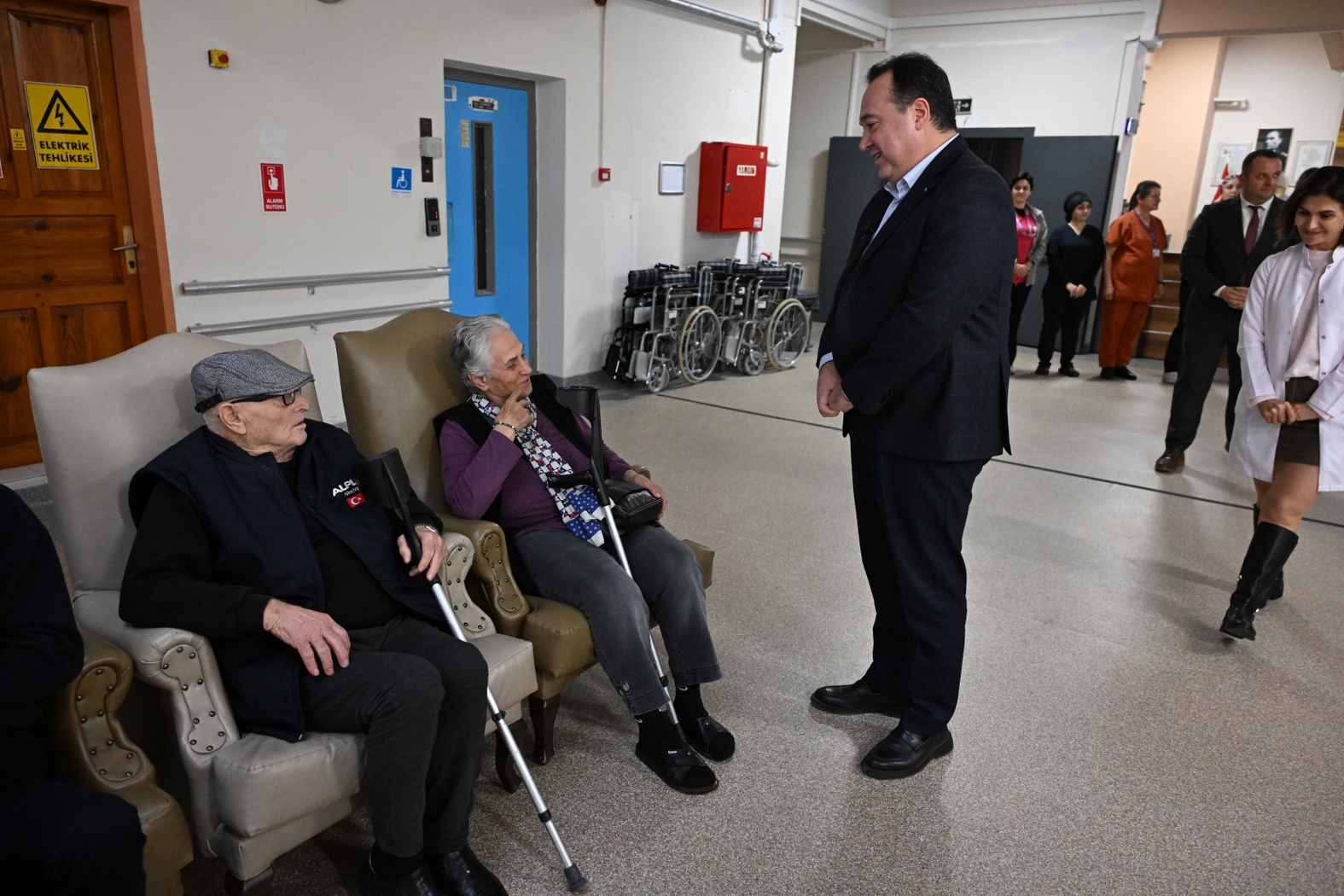 Başkan Dutlulu’dan huzurevlerine ziyaret