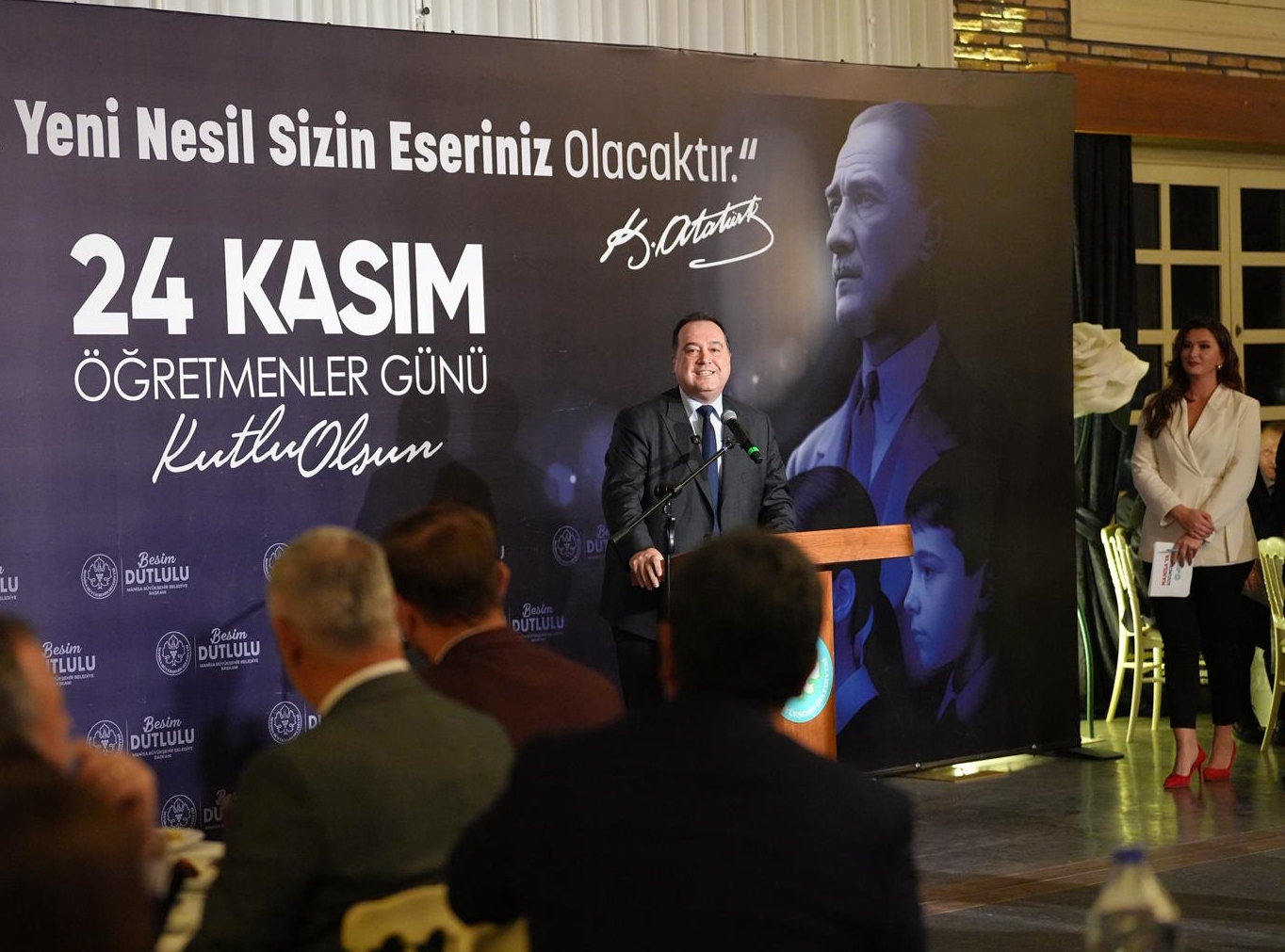 Manisa’da öğretmenlere ikinci müjde: Maaşlar yükseliyor!