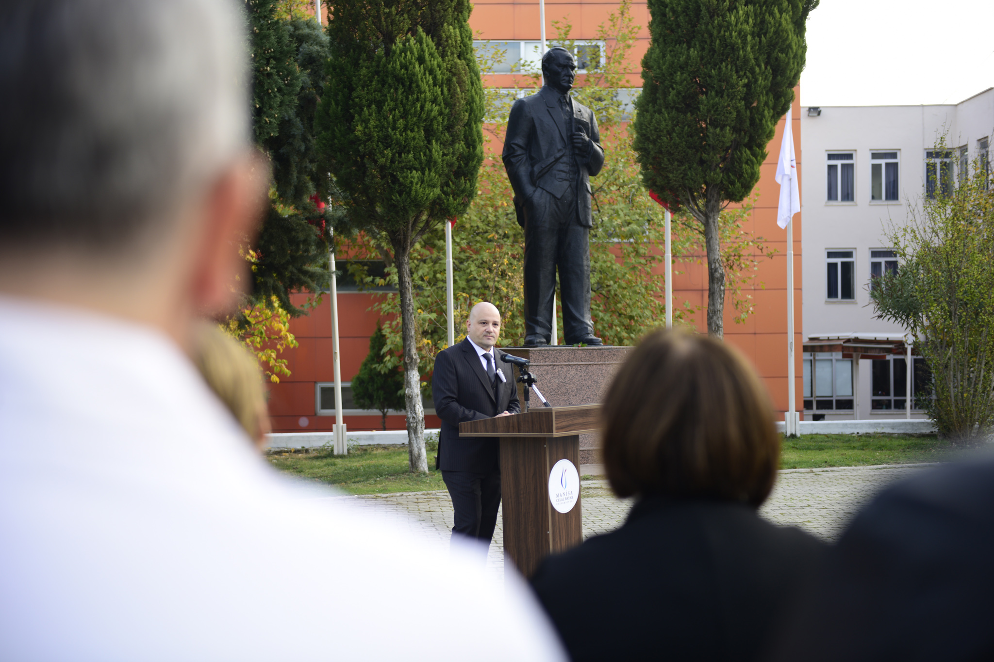 MCBÜ’de Atatürk’e Büyük Vefa: Anma Töreni Doldu Taştı!