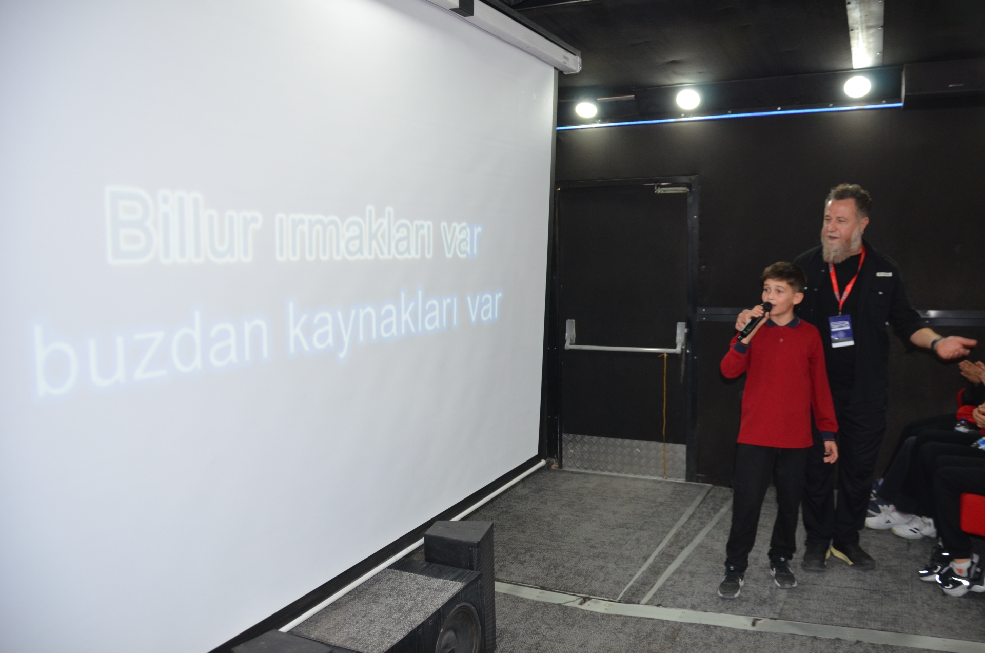 Gezen Sinema Tırı Manisa’da çocuklarla buluştu