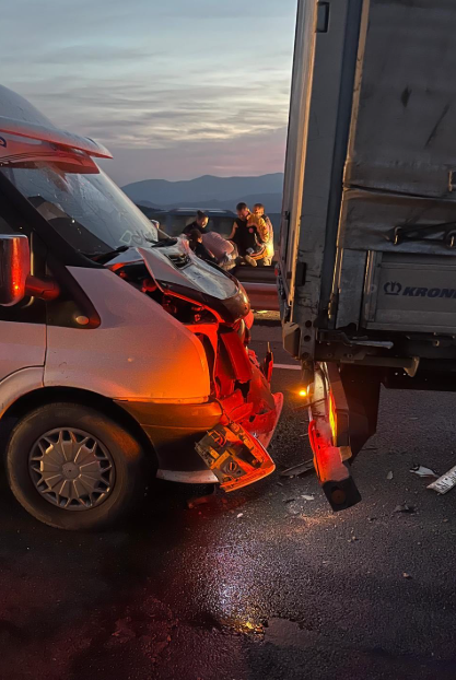Manisa Akhisar yolunda kaza: 1 ölü, 7 yaralı var!