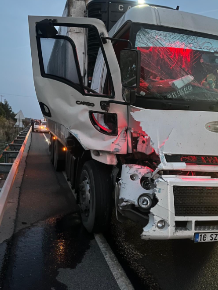 Manisa Akhisar yolunda kaza: 1 ölü, 7 yaralı var!