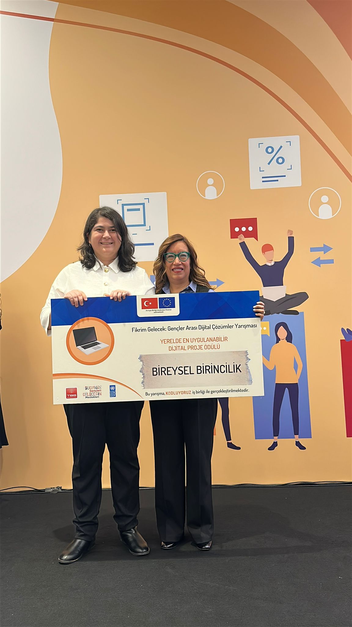 Manisalı genç Ceylin Çaltepe Türkiye Birincisi oldu!