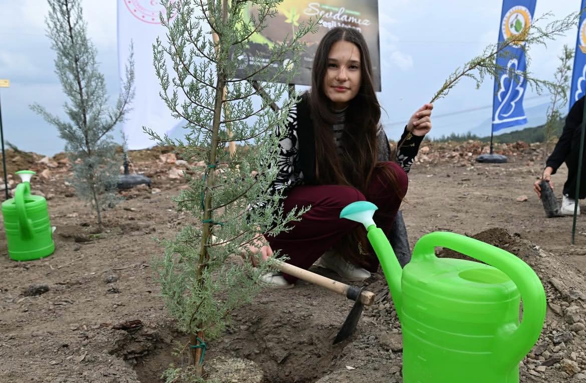 Manisa’da 35 Bin Fidan Toprakla Buluştu