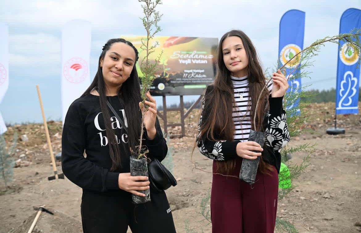 Manisa’da 35 Bin Fidan Toprakla Buluştu