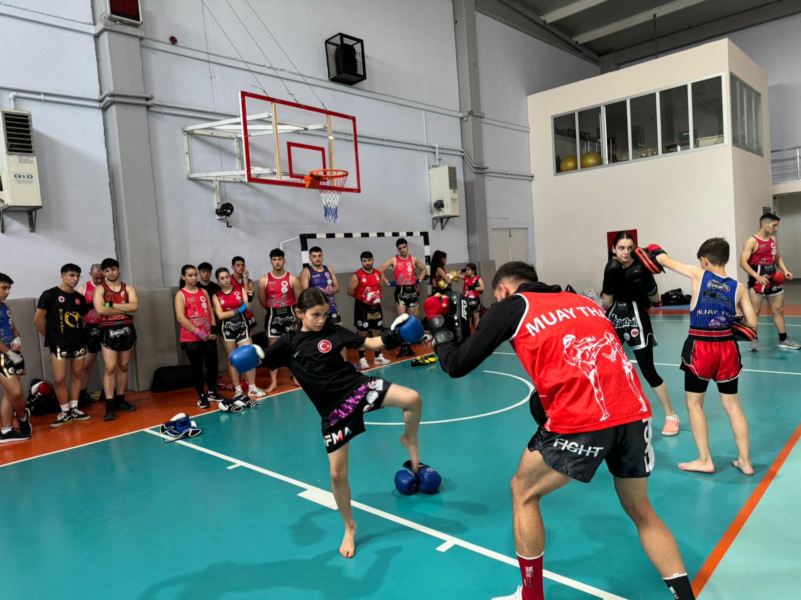 Muaythai’nin Ustaları Manisa'da Ter Döktü