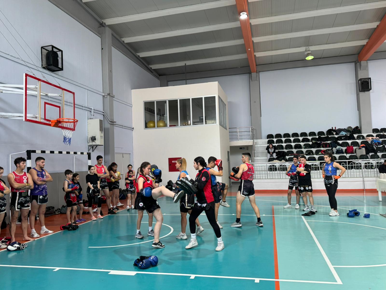 Muaythai’nin Ustaları Manisa'da Ter Döktü