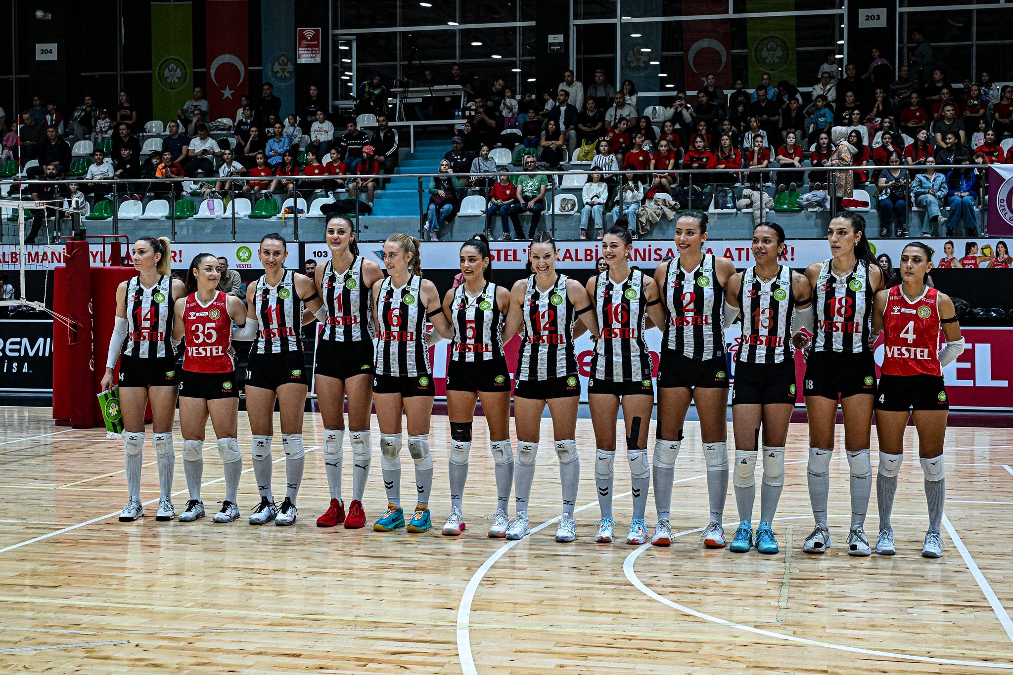 Vestel Manisa BBSK Kritik Maç Hazırlığında