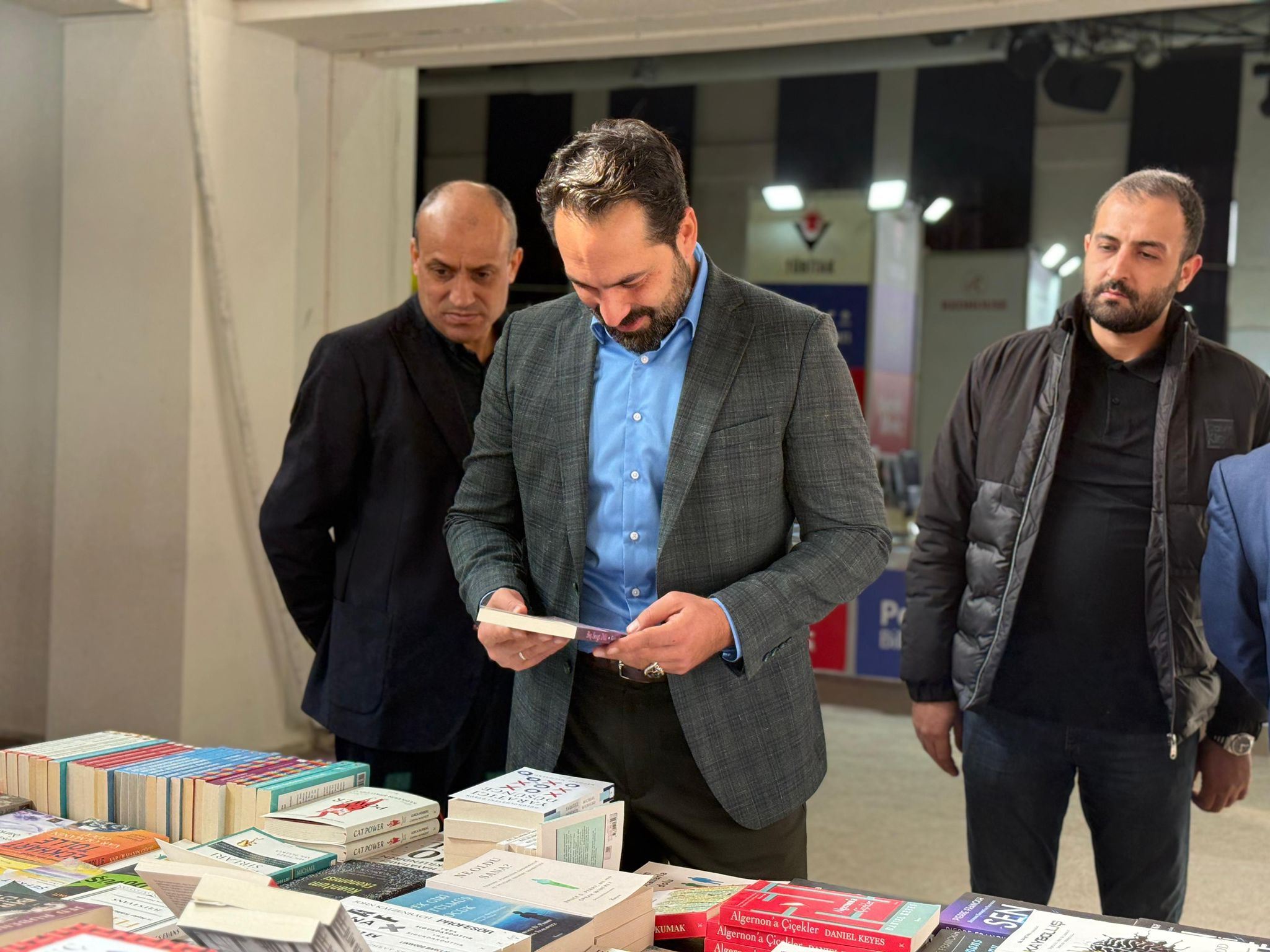 Mücahit Arınç’tan Başkanlara anlamlı hediye