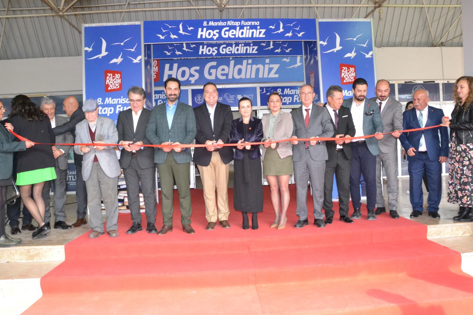 Mücahit Arınç’tan Başkanlara anlamlı hediye