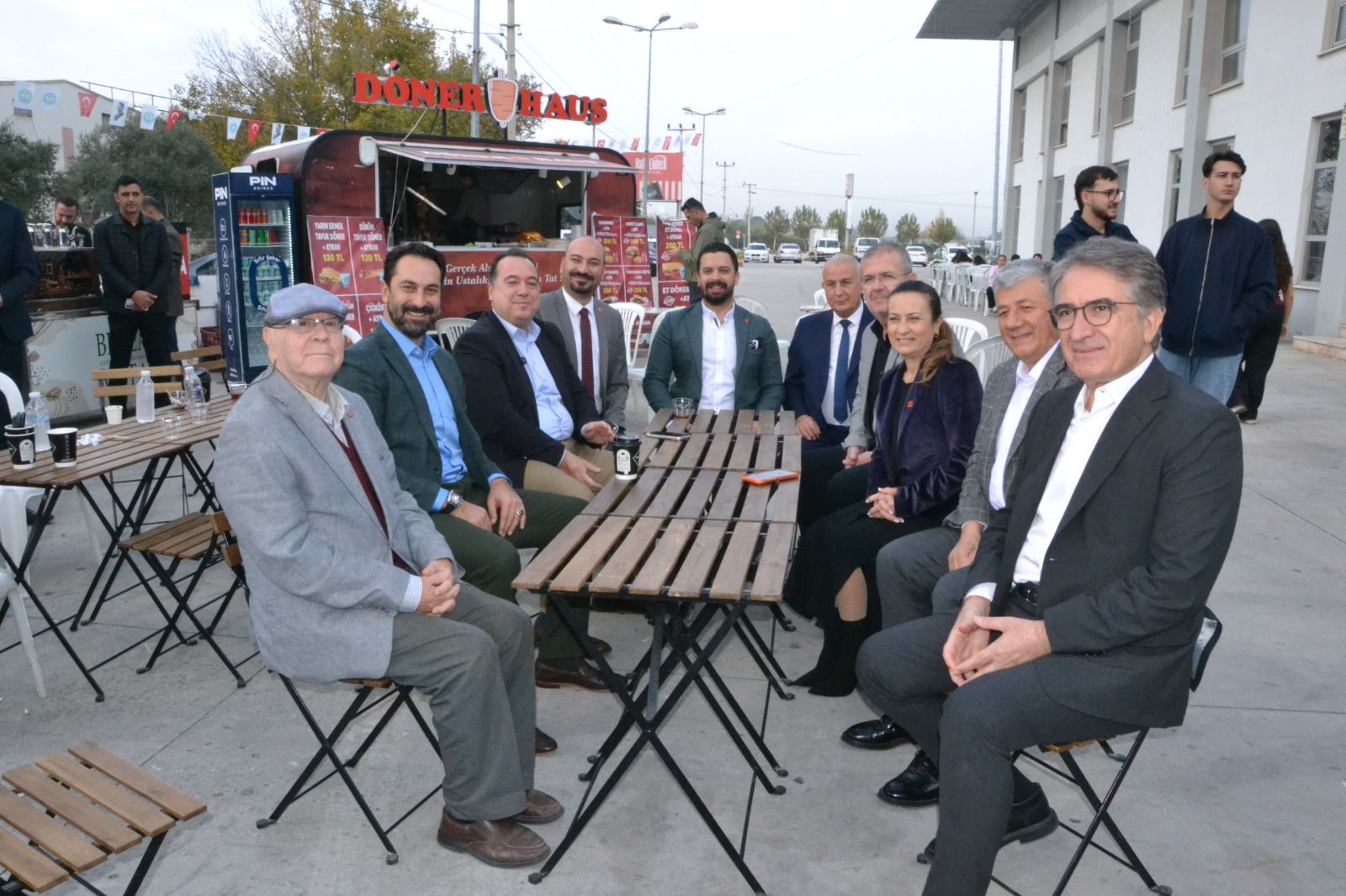 Mücahit Arınç’tan Başkanlara anlamlı hediye