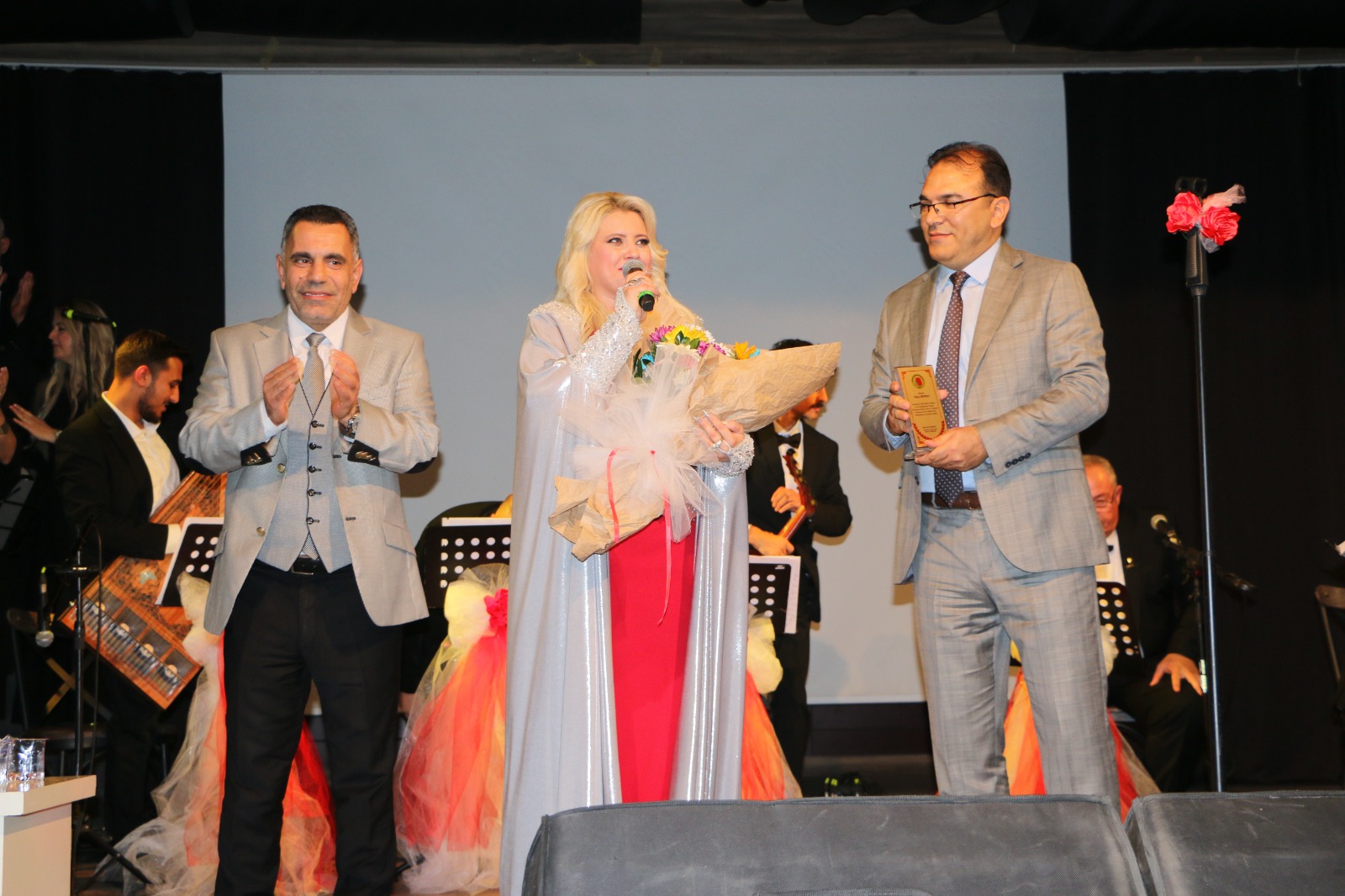 Manisa’da Türk Sanat Müziği ziyafeti: Ayakla alkışlanan gece