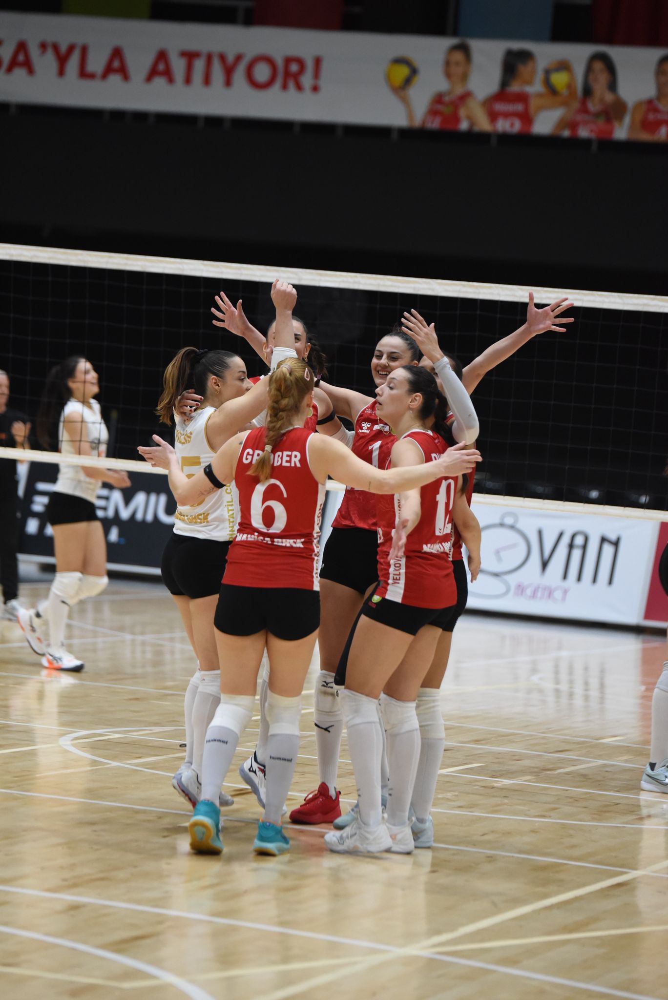 Manisa BBSK’dan nefes kesen geri dönüş: 2-0’dan 3-2’ye!