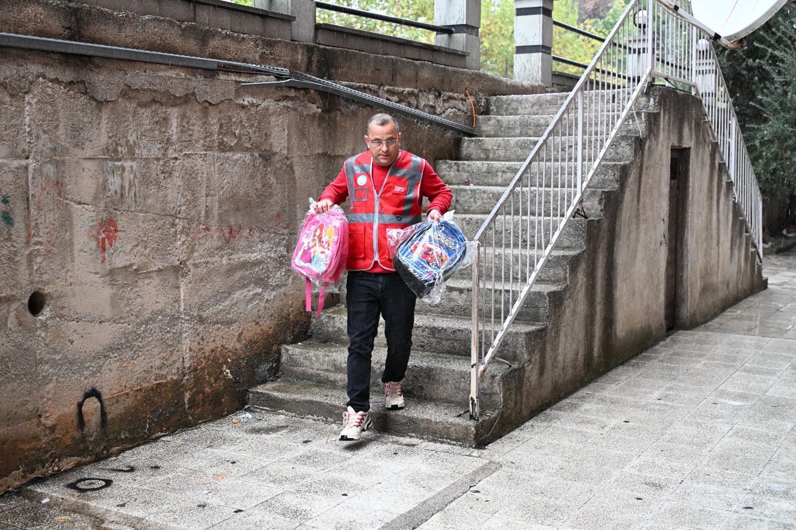 Manisa’da 15 bin öğrenciye eğitim desteği: “Geleceğe en büyük yatırım”