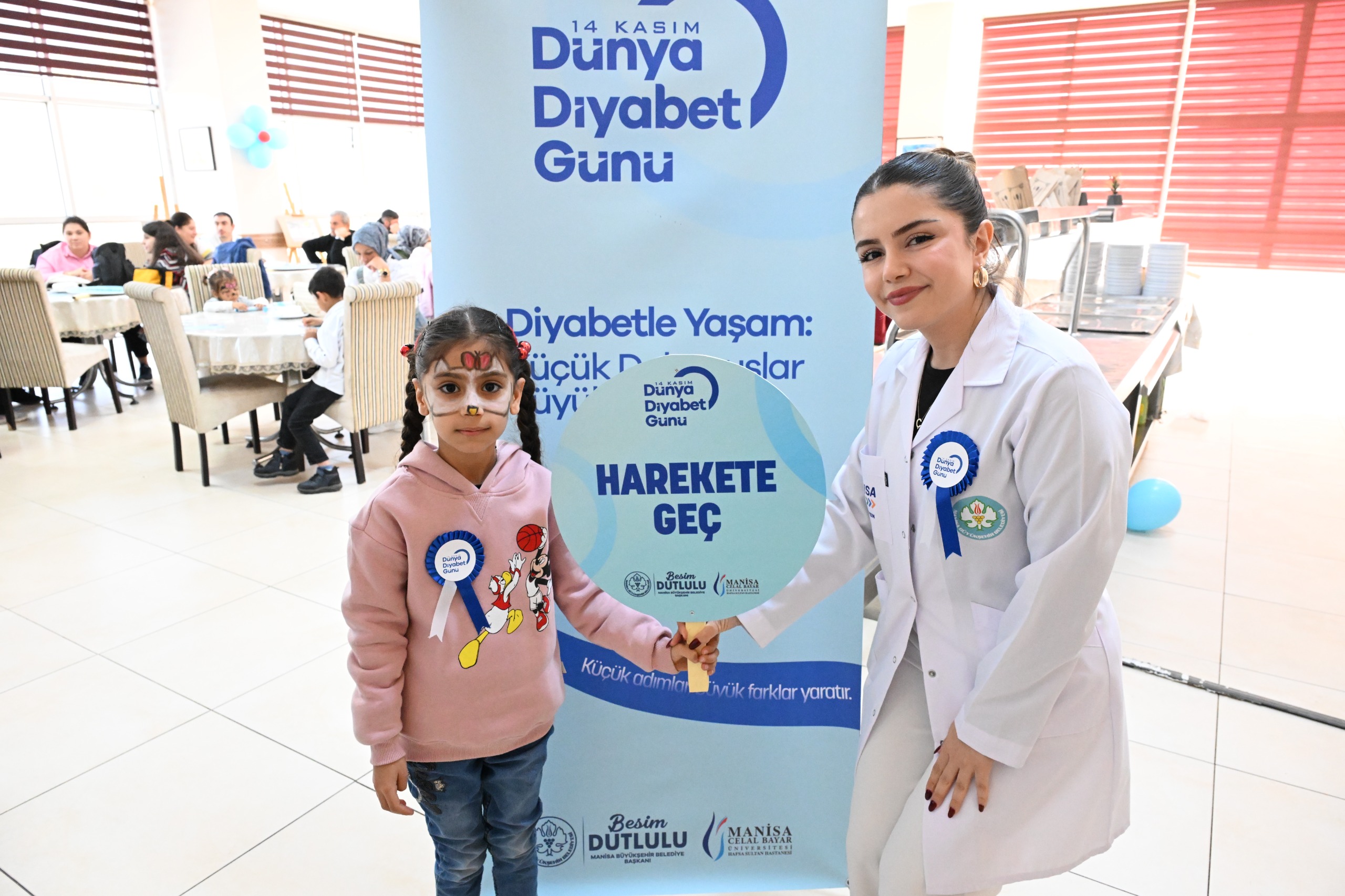 Manisa Büyükşehir Belediyesi Mavilere Boyandı