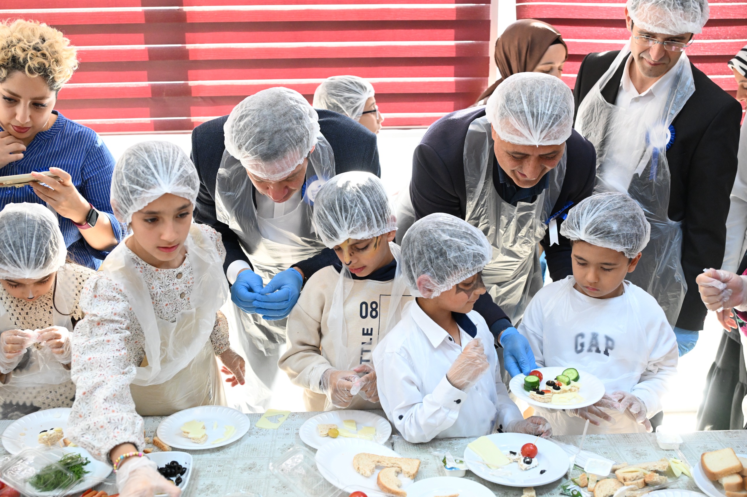 Manisa Büyükşehir Belediyesi Mavilere Boyandı