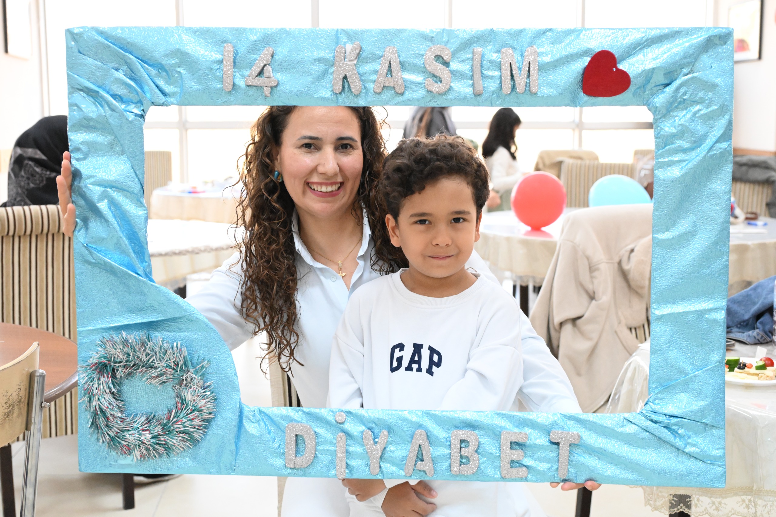 Manisa Büyükşehir Belediyesi Mavilere Boyandı