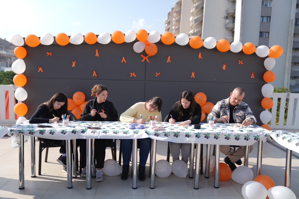 Manisa’da çocuklar birlikte boyadılar, birlikte umut oldular