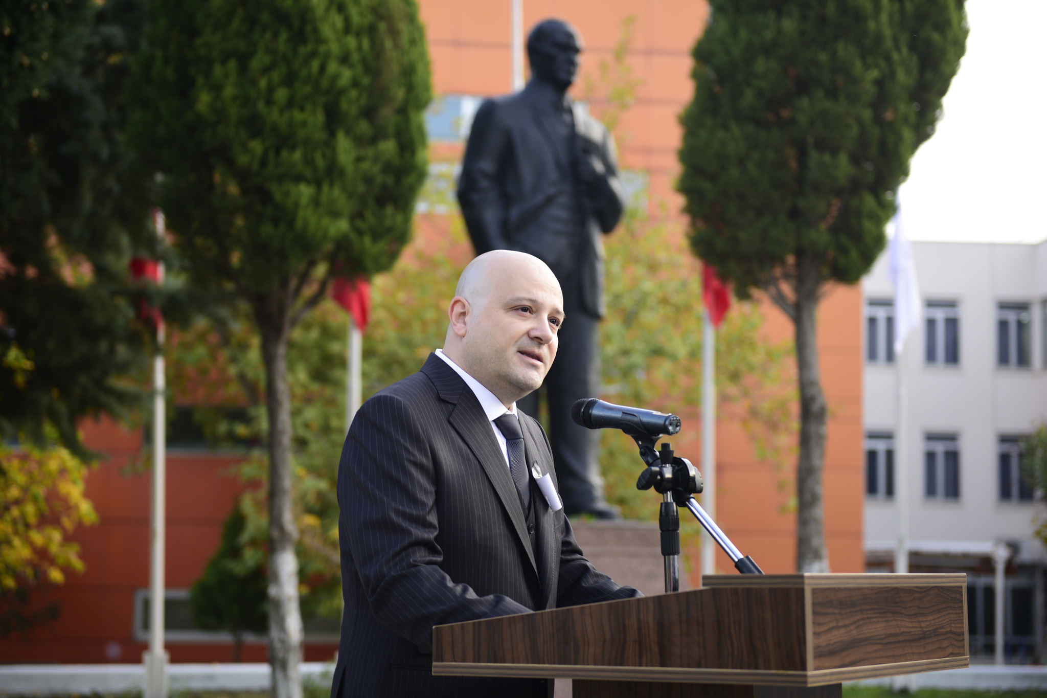 MCBÜ’de Atatürk’e Büyük Vefa Anma Töreni Doldu Taştı!