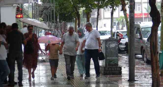 Manisa'da yağmur kapıyı çaldı: Yağışlar ne zamana kadar sürecek?