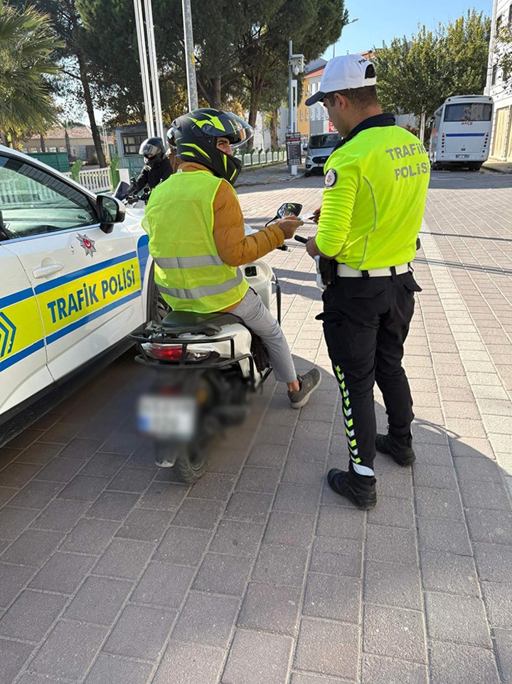 Manisa Emniyetinden Motosiklet Denetimi: 716 Sürücüye Ceza Yağdı