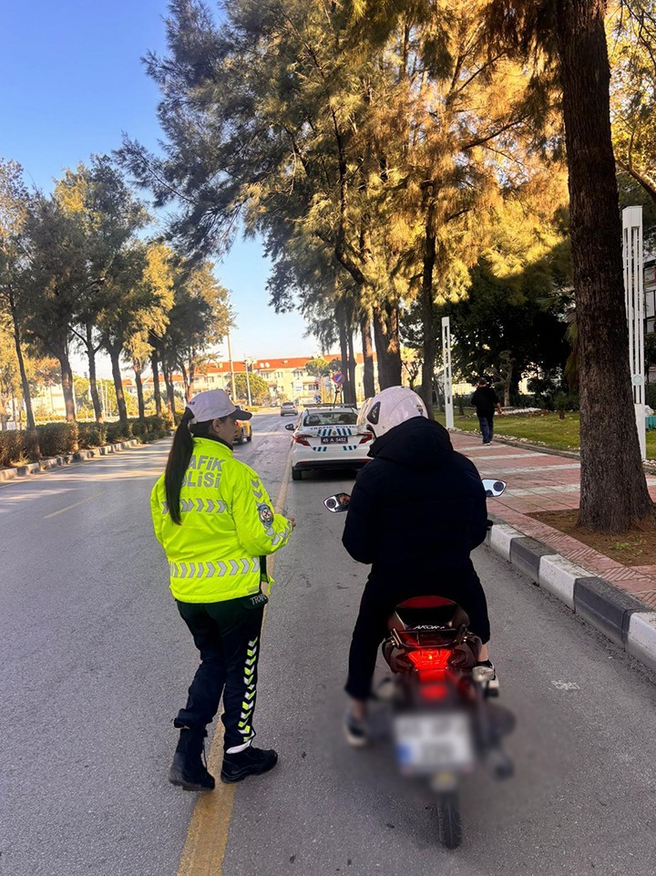 Manisa Emniyetinden Motosiklet Denetimi: 716 Sürücüye Ceza Yağdı