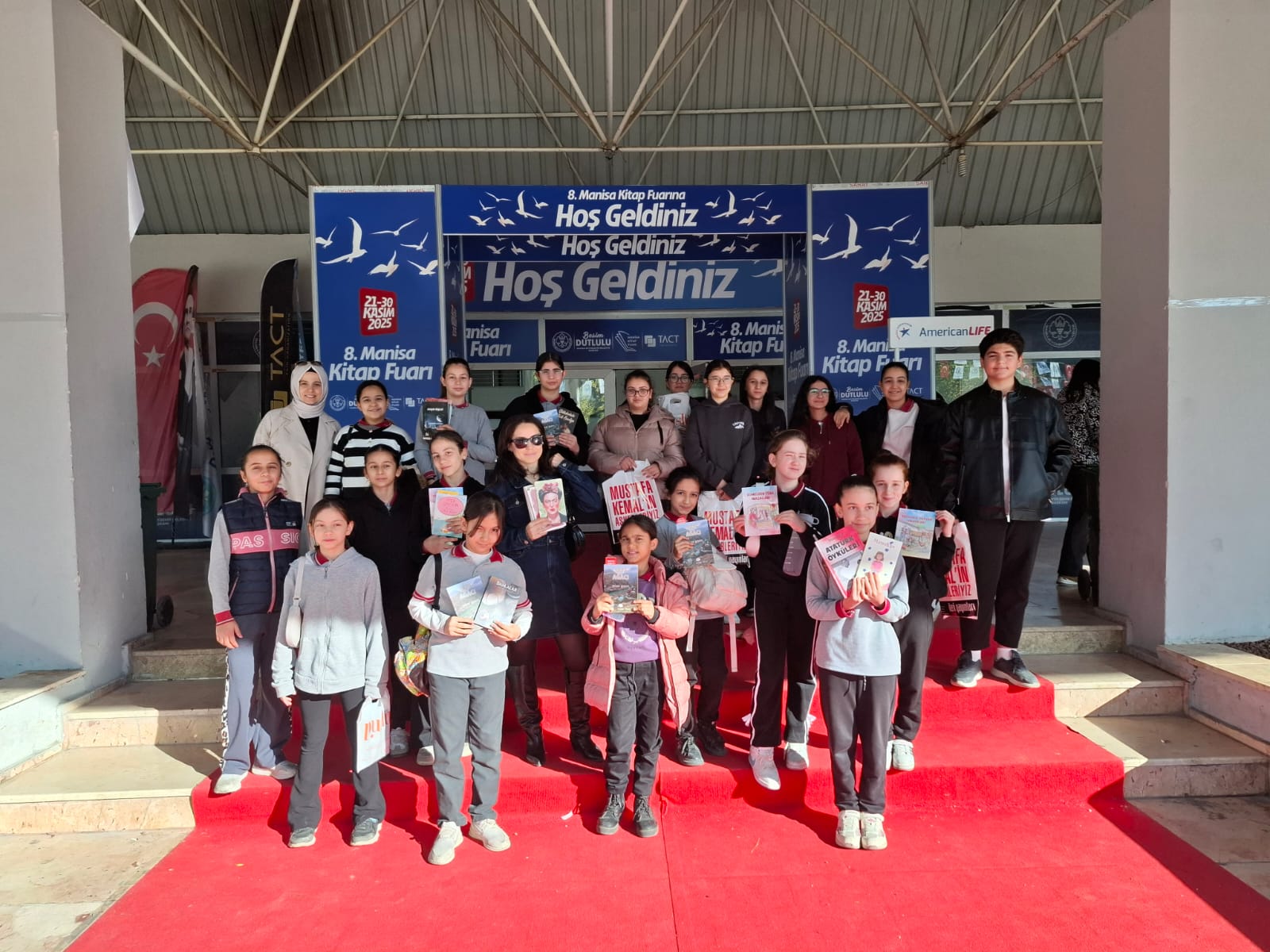 Manisa’da 10 günlük kültür şöleni final yaptı: 8. Manisa Kitap Fuarı sona erdi