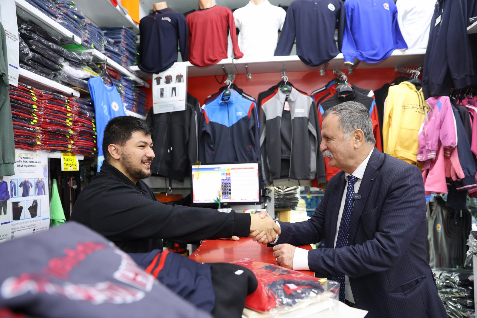 Başkan Balaban Aynı Ali Mahallesi’nde esnafla buluştu: “Hizmet sahada üretilir”