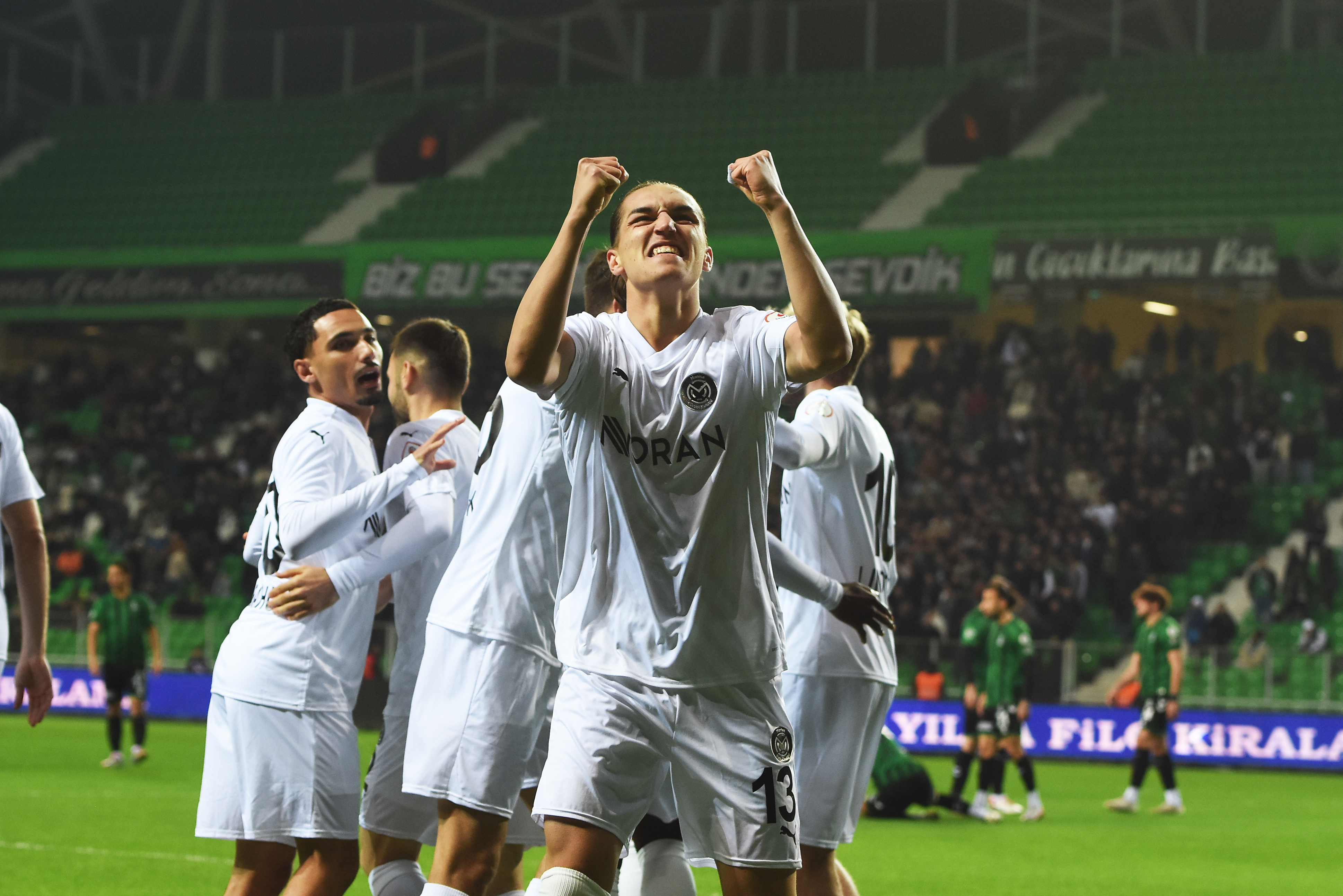 Manisa FK'dan 2-0'lık Galibiyet!