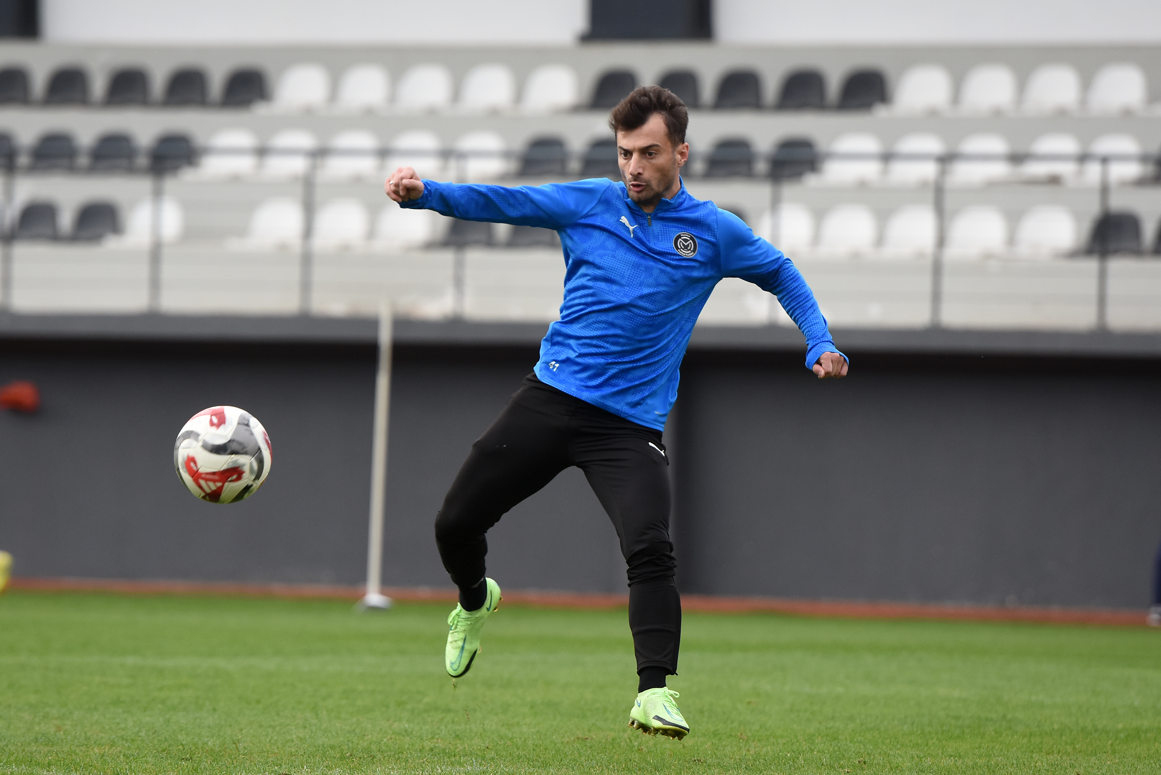 Manisa FK İ. A. Vanspor FK mücadelesine hazırlanıyor