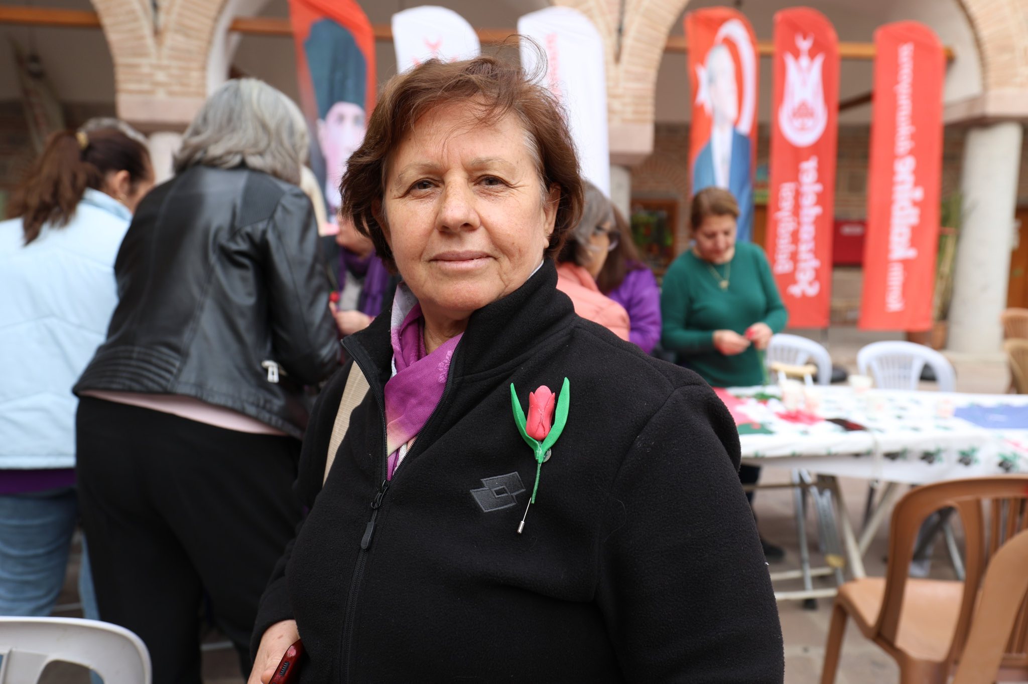 Manisa Lalesi bu kez Kurşunlu Han’da açtı: Manisalı kadınlardan sanat rüzgarı…