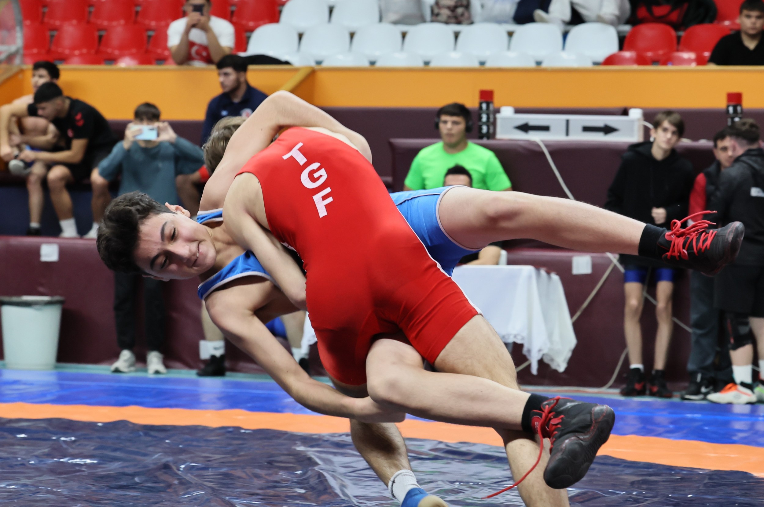 Okul Sporları Güreş Gençler (A) Grup Müsabakaları Manisa’da Başladı