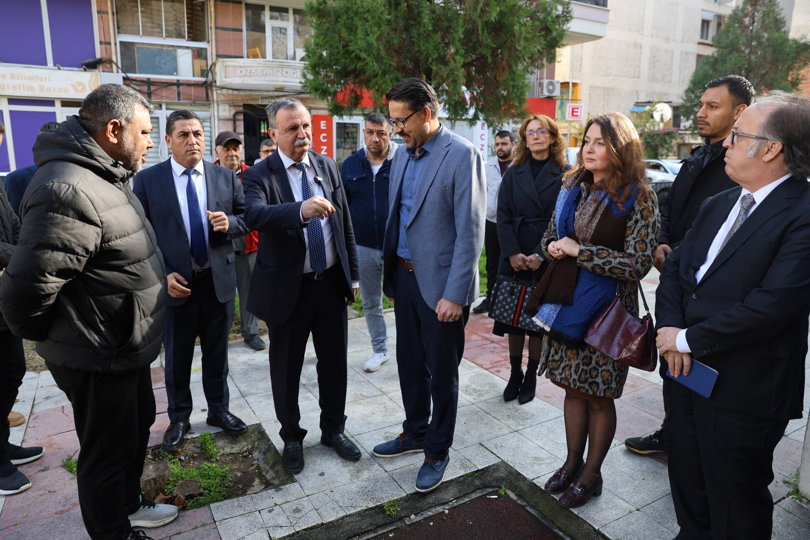 Başkan Balaban Aynı Ali Mahallesi’nde esnafla buluştu: “Hizmet sahada üretilir”