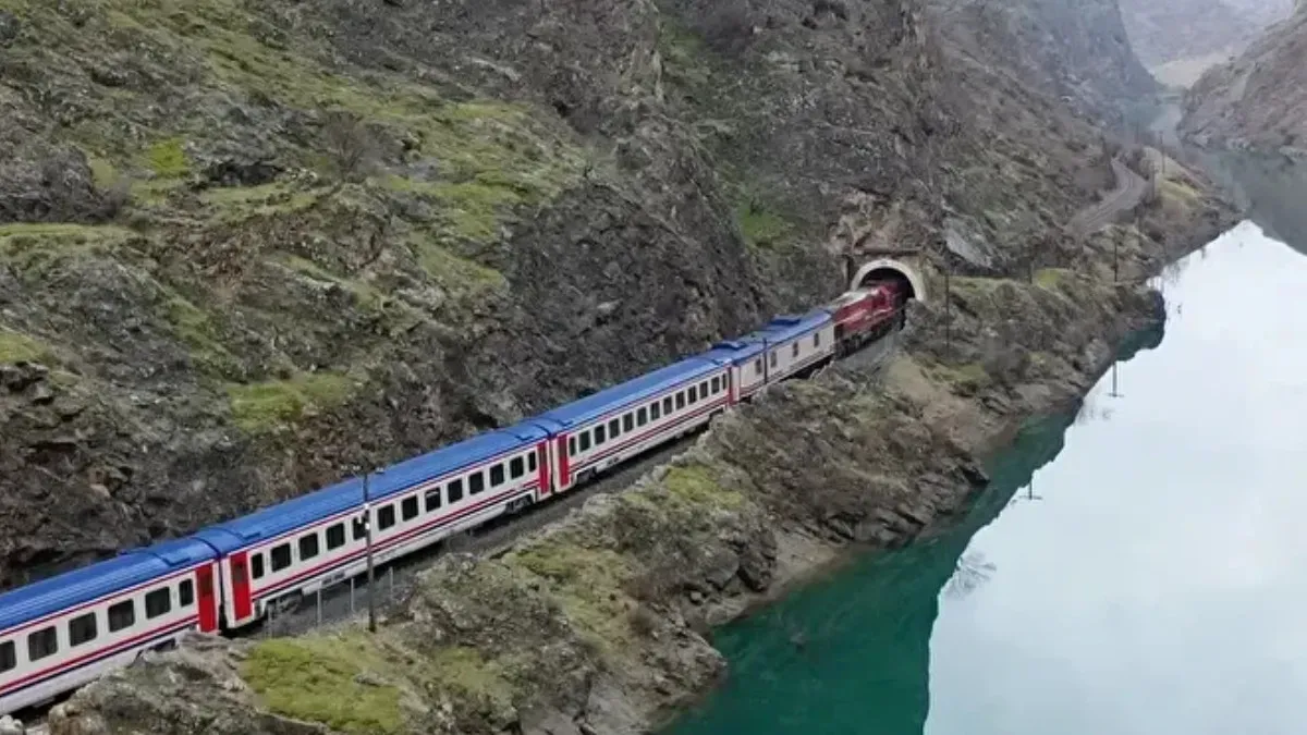 Turistik Doğu Ekspresi Yeni Sezonda Raylara İniyor: İşte Sefer Günleri ve Bilet Fiyatları