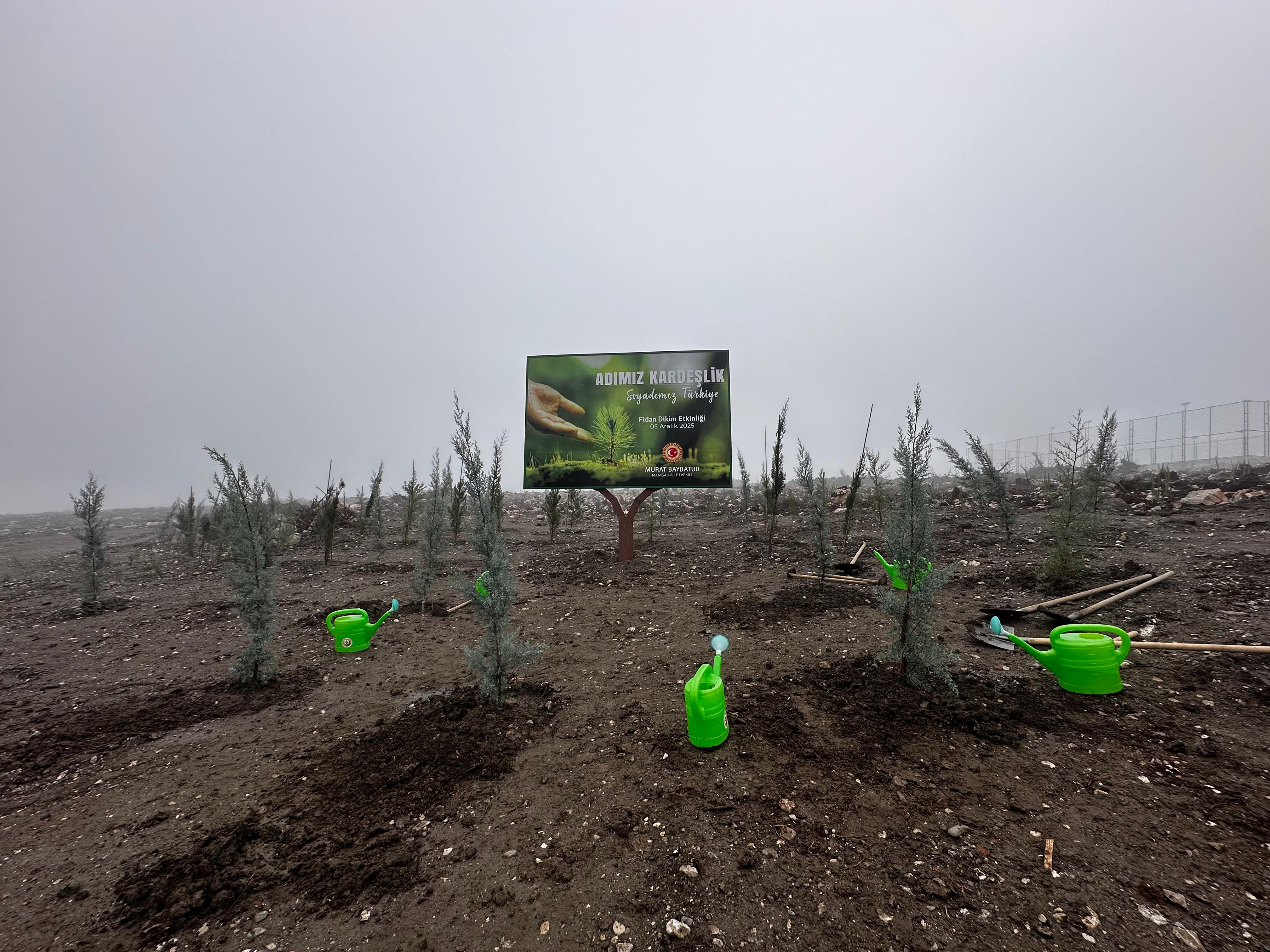 Murat Baybatur’dan Manisa’daki yangın bölgelerine umut