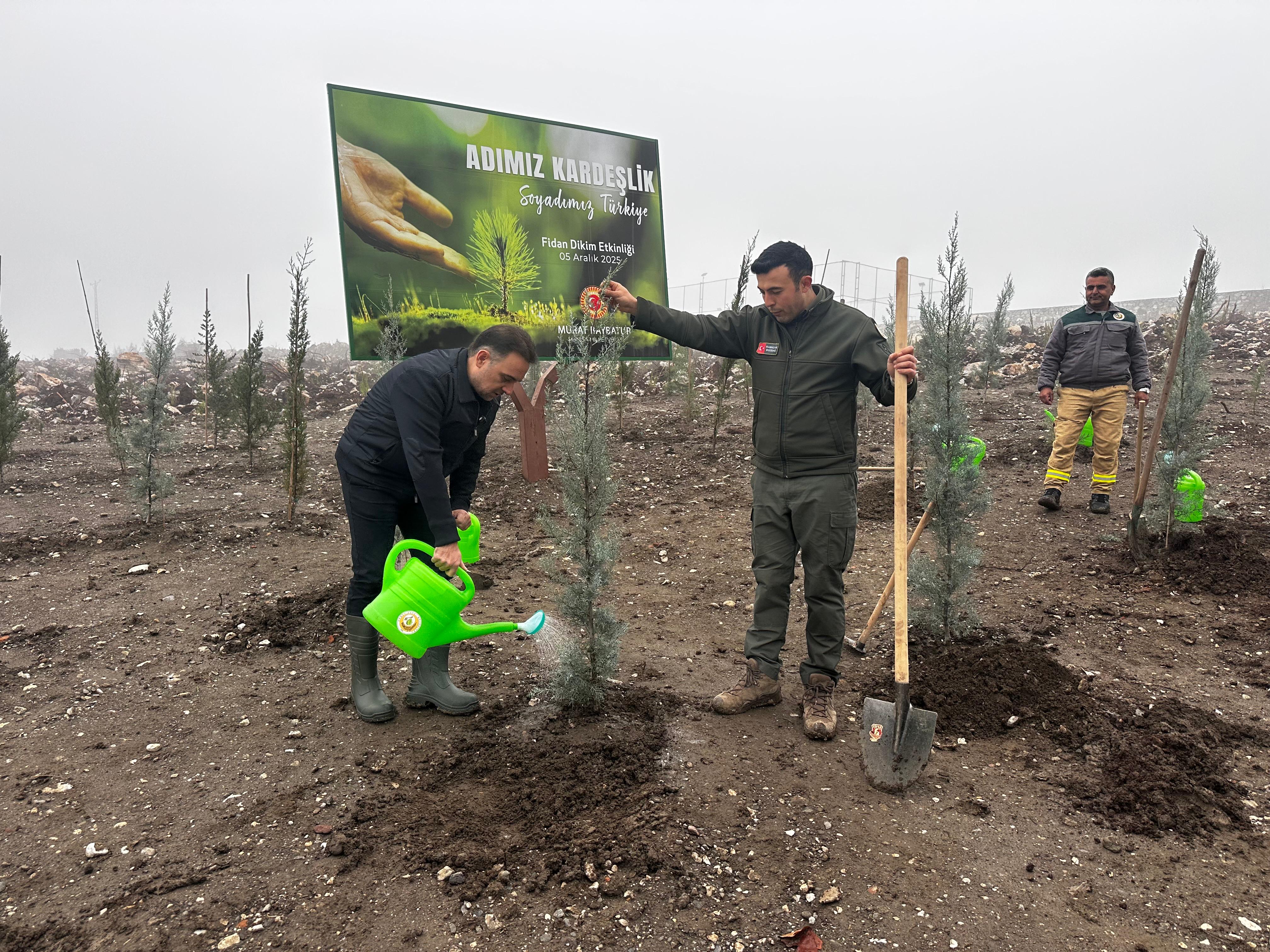 Murat Baybatur’dan Manisa’daki yangın bölgelerine umut