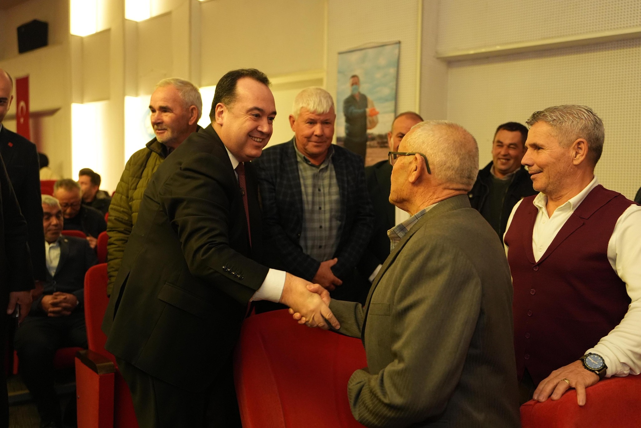 Manisa'da Kooperatifler Derin Bir Nefes Alacak: Büyükşehirden 57 Milyon Liralık Dev Destek