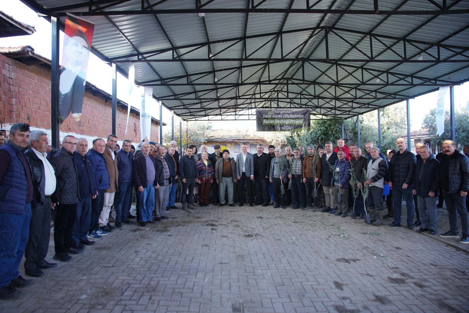 Manisa Büyükşehir Belediyesi’nden afetzede üreticiye büyük destek
