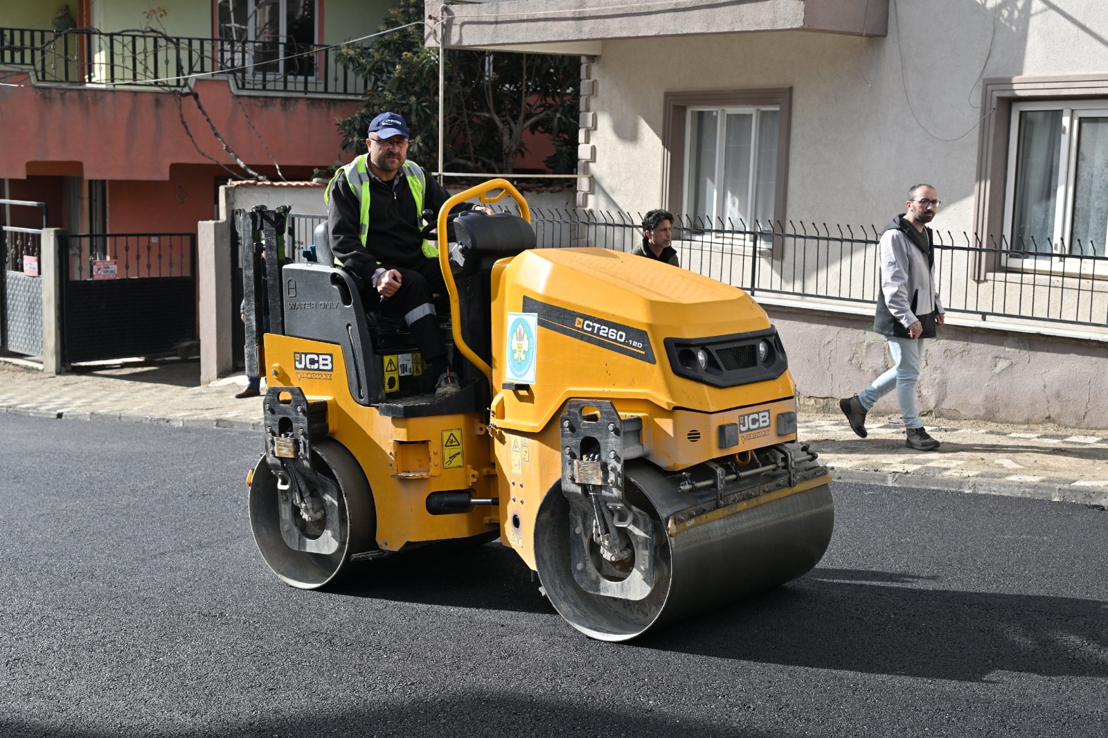 Manisa'da o ilçenin çehresi değişiyor: Asırlık yol sorunu çözüme kavuşturuluyor