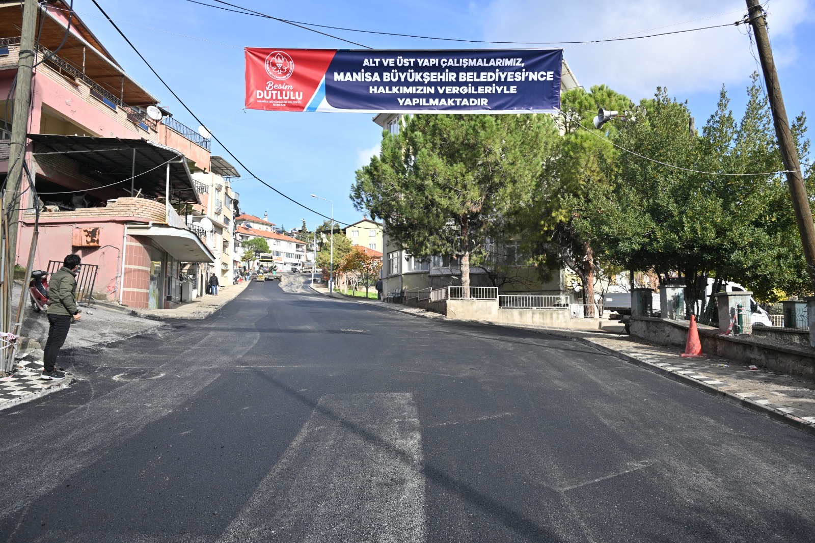 Manisa'da o ilçenin çehresi değişiyor: Asırlık yol sorunu çözüme kavuşturuluyor