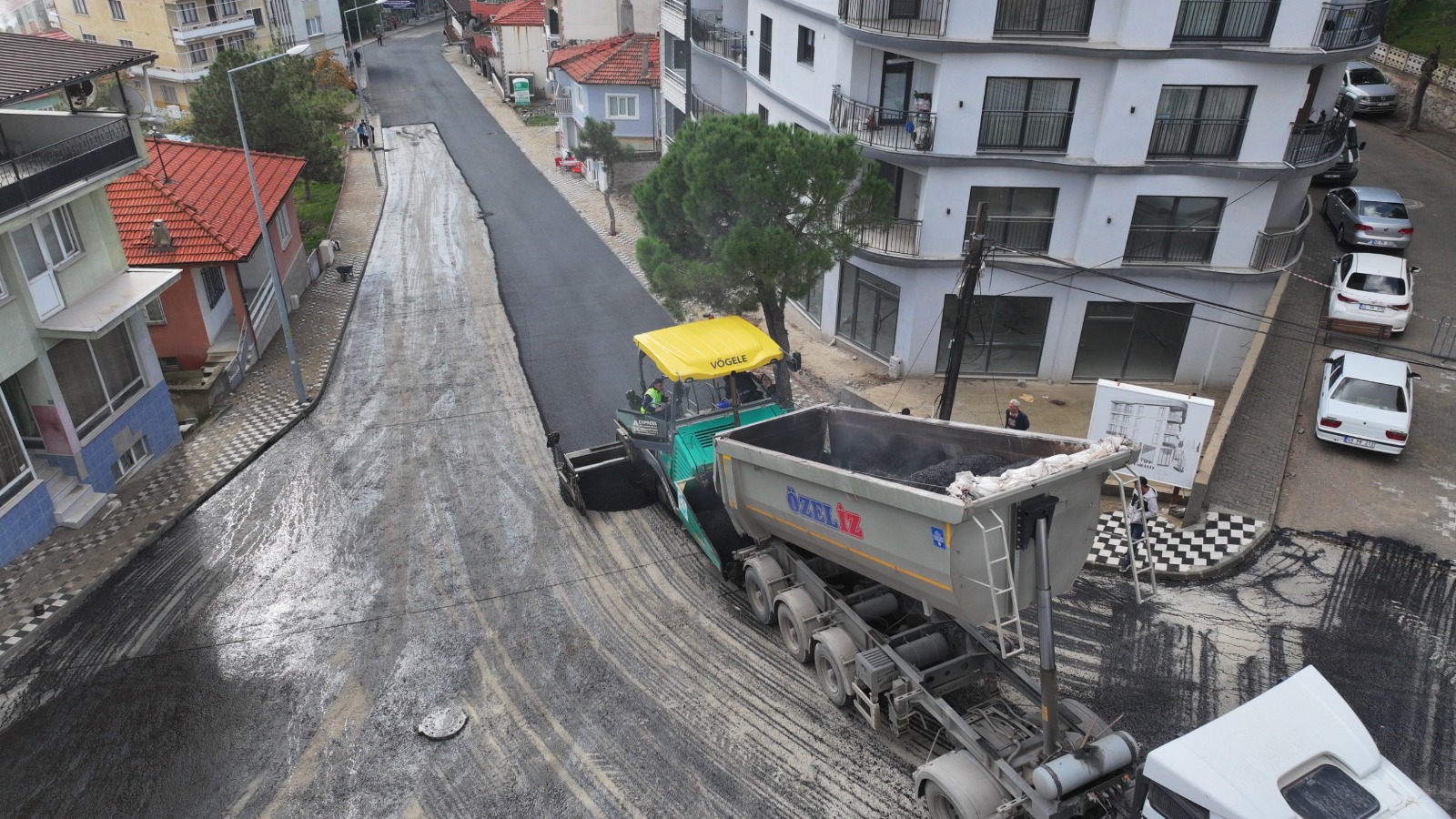 Manisa'da o ilçenin çehresi değişiyor: Asırlık yol sorunu çözüme kavuşturuluyor