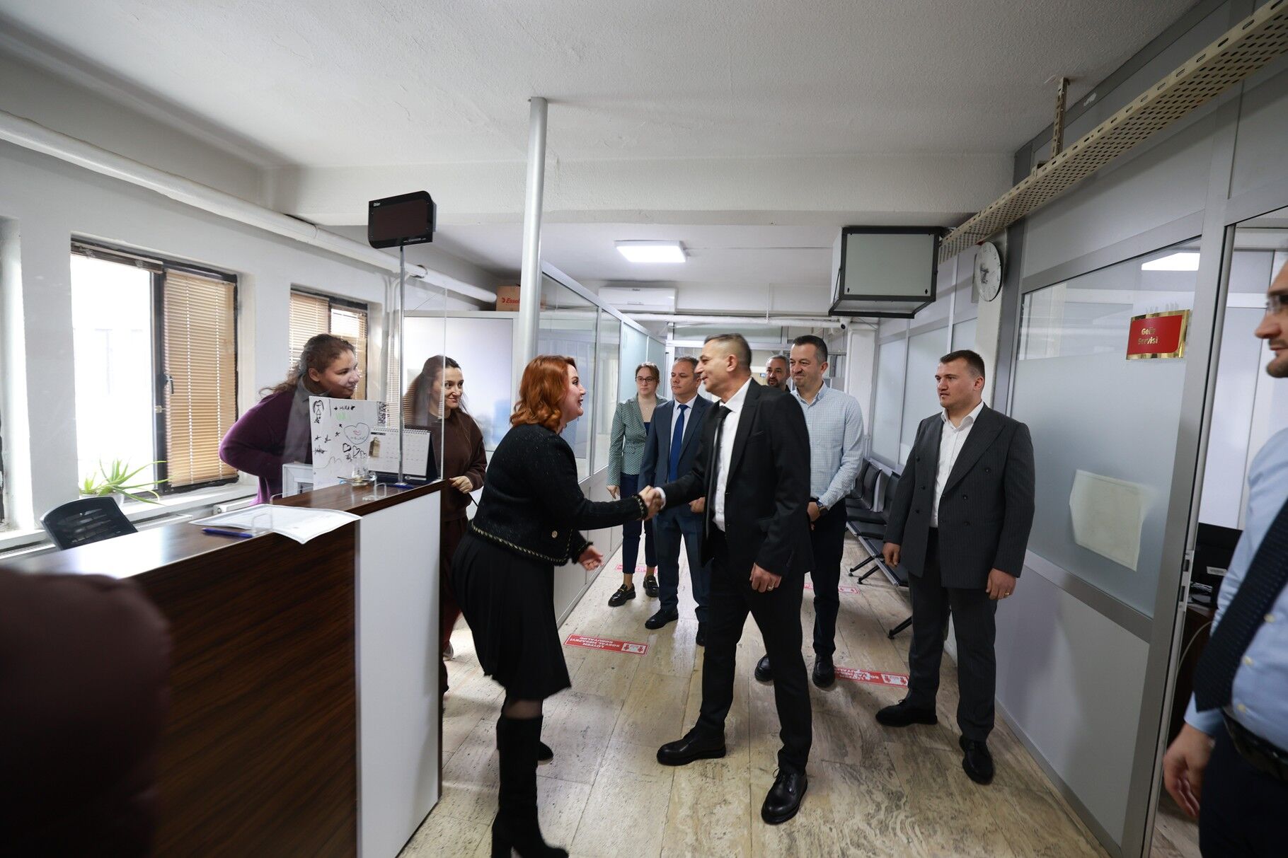 Şehzadeler'in yeni belediye başkanı Hakan Şimşek göreve başladı!