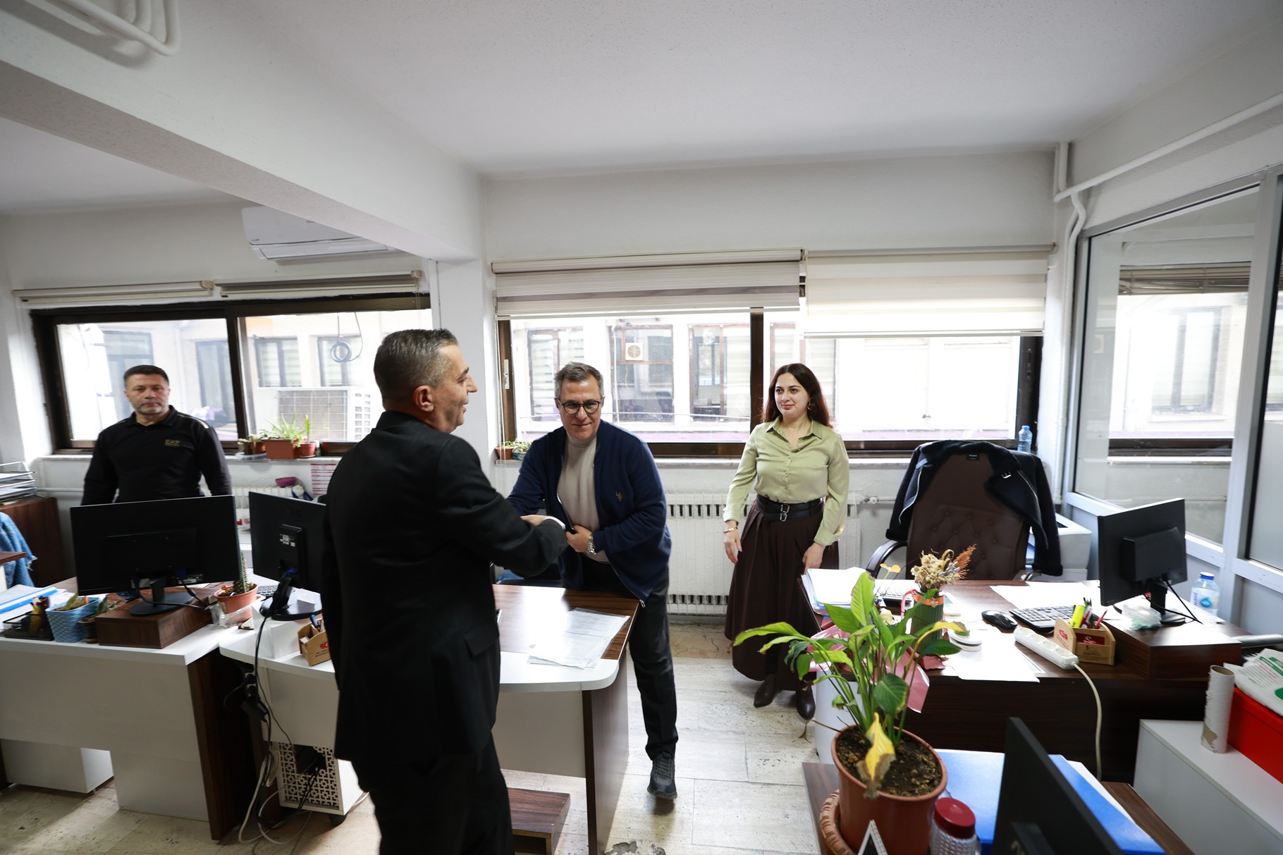 Şehzadeler'in yeni belediye başkanı Hakan Şimşek göreve başladı!