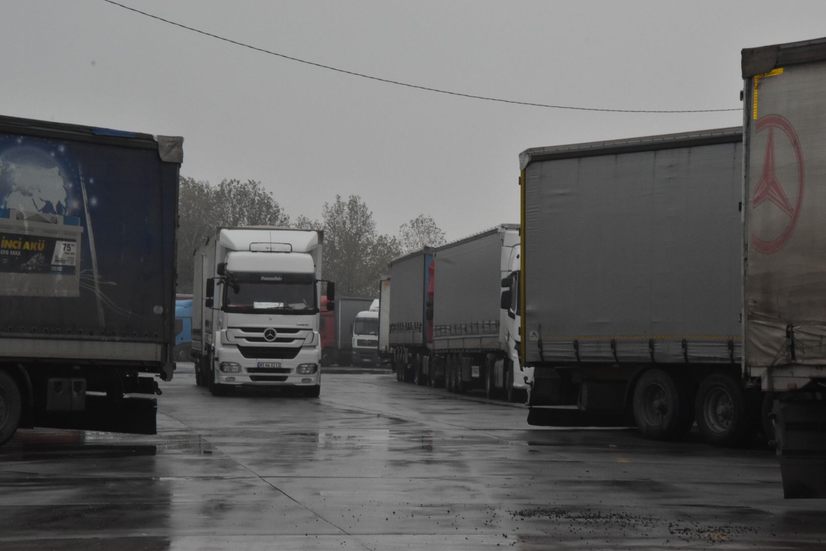 Manisa’da nakliyeciler isyan etti: “Bizi de görün!”