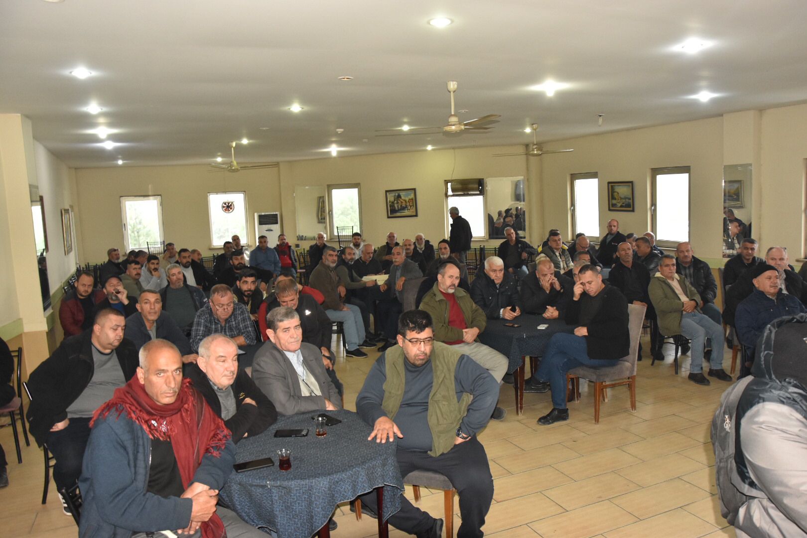 Manisa’da nakliyeciler isyan etti: “Bizi de görün!”