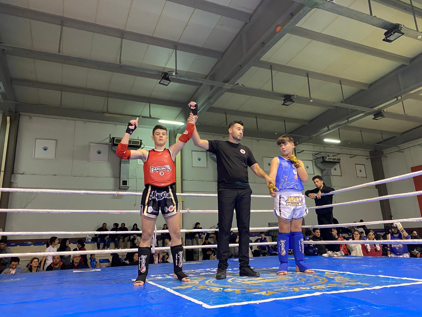 Manisa Muaythai takımı İzmir’de madalya fırtınası estirdi