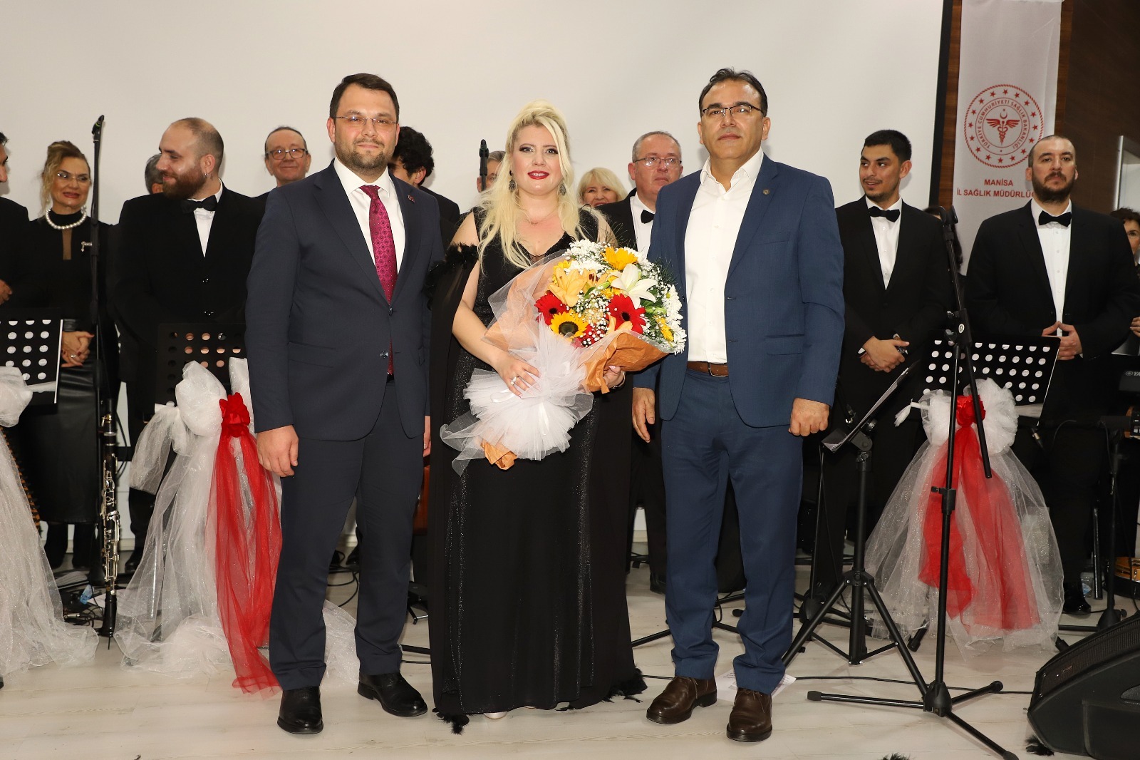 Manisa’da sağlık çalışanlarına Türk Sanat Müziği morali