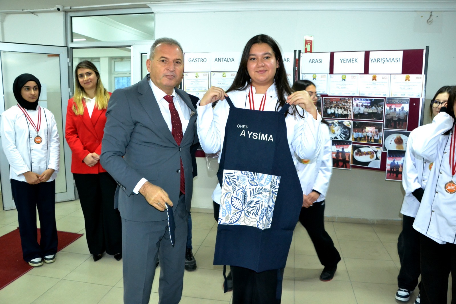 Manisa’dan uluslararası mutfak arenasında büyük başarı: Öğrenciler tam 9 derece kazandı!