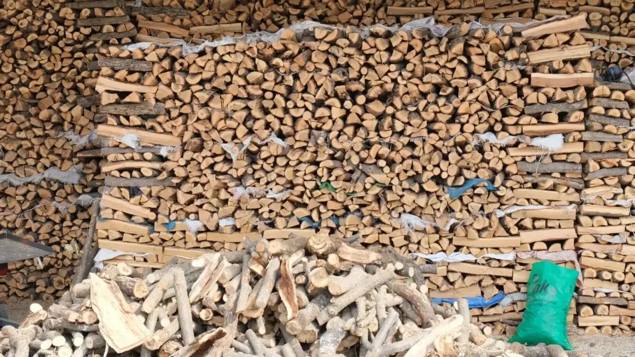 Manisa’da kış zamları başladı: Odun ve kömüre büyük zam!